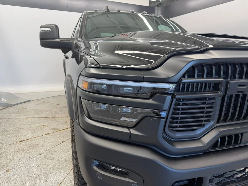 New 2026 Diamond Black Crystal Pearl-Coat Exterior Paint Ram Rebel image 4