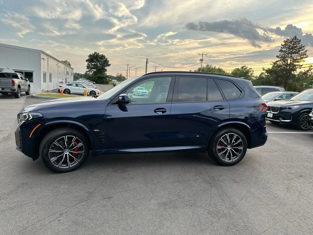 Certified Used 2026 Tanzanite Blue II Metallic BMW xDrive40i image 4