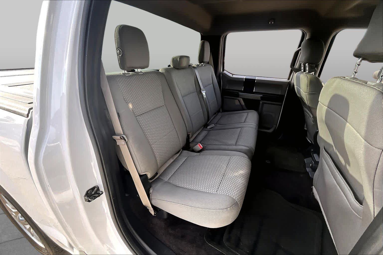 Used 2016 Oxford White Ford XLT image 20