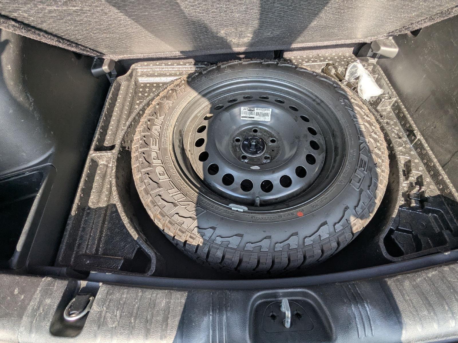 Used 2025 Silver Zynith Metallic Clearcoat Jeep Trailhawk image 29