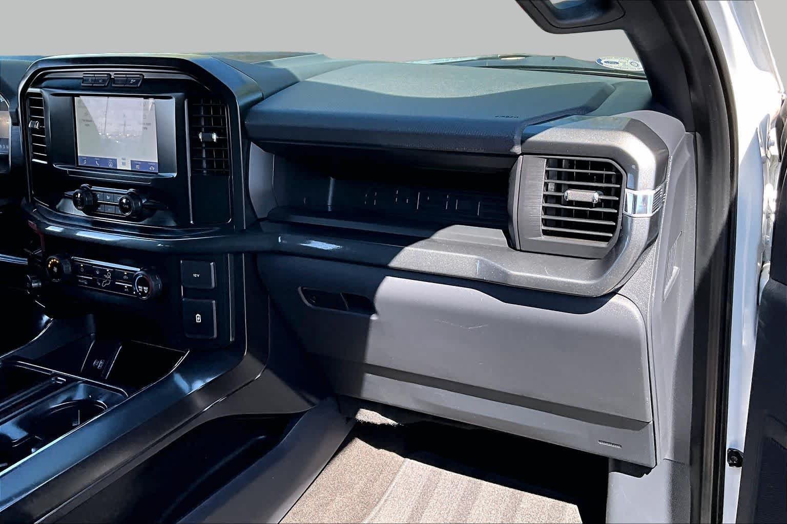 Used 2022 Oxford White Ford XL image 18