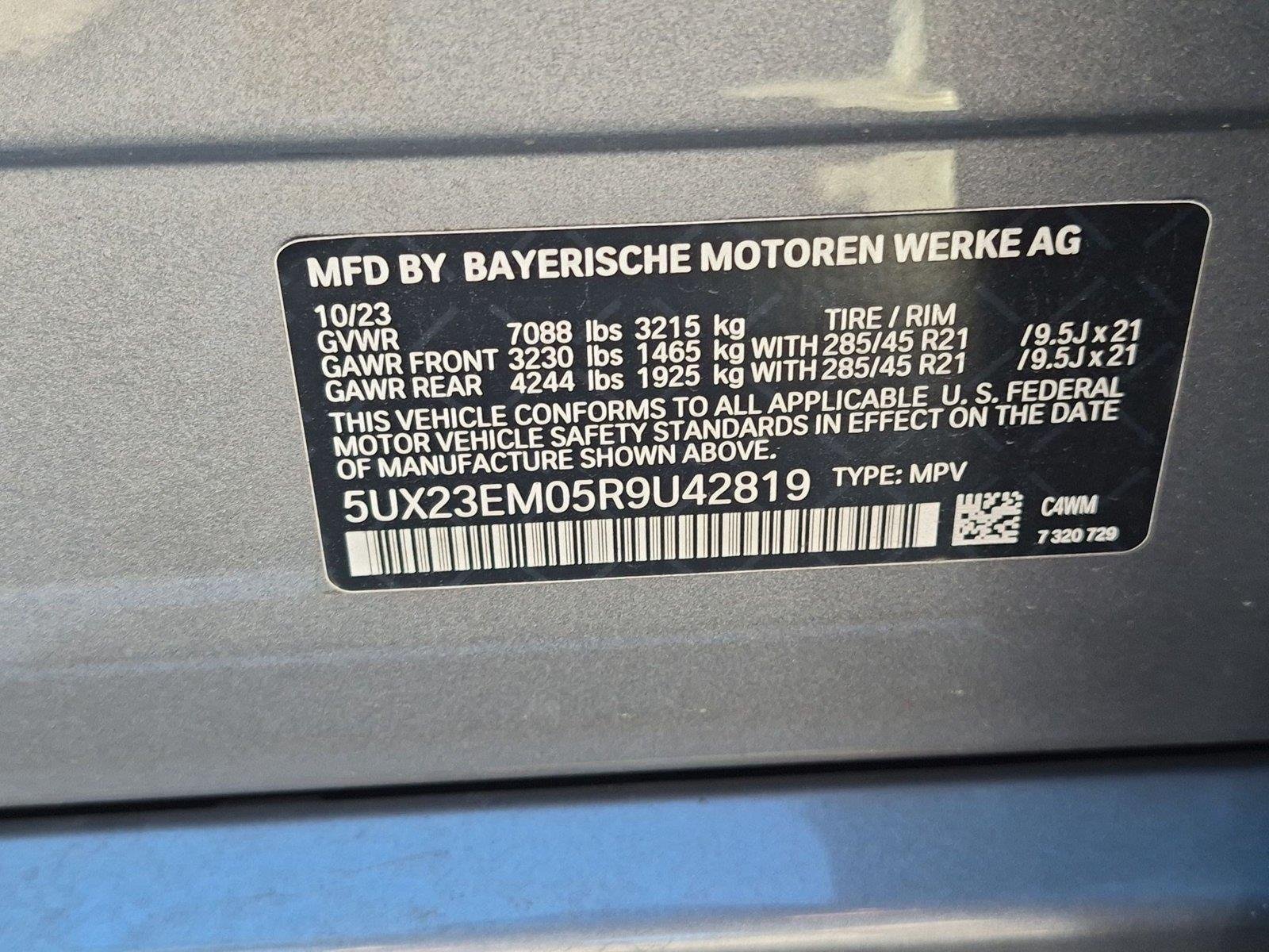 Used 2024 Skyscraper Grey Metallic BMW xDrive40i image 9