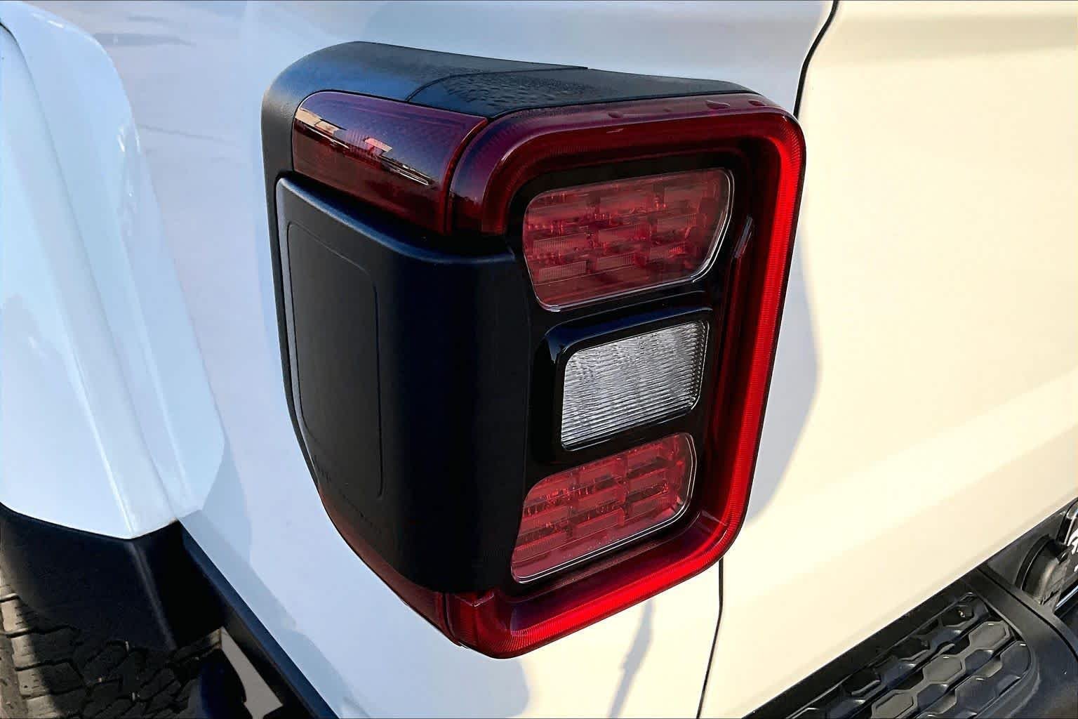 Used 2023 Bright White Clearcoat Jeep Rubicon image 29