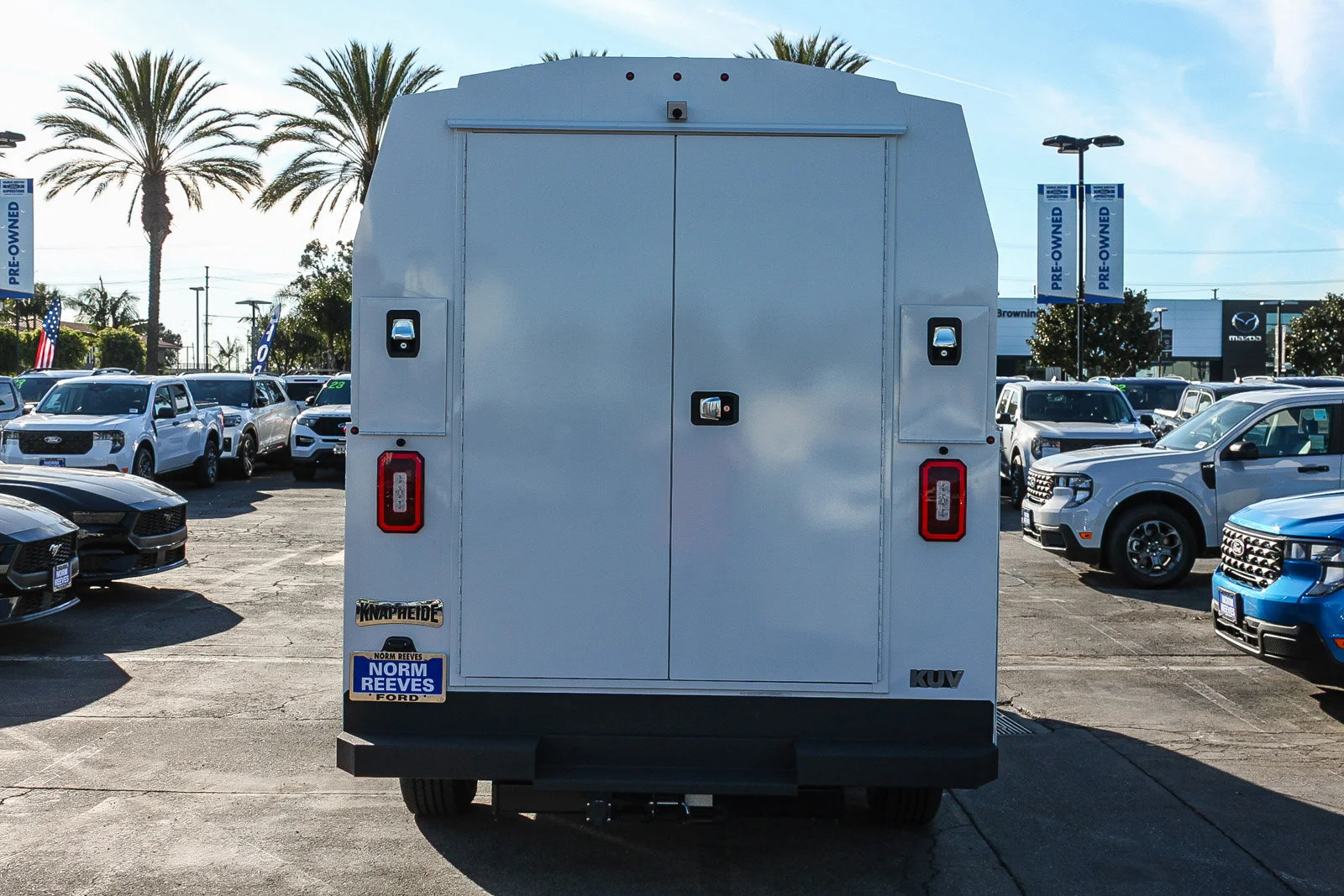 New 2026 Oxford White Ford E-350 SRW image 7