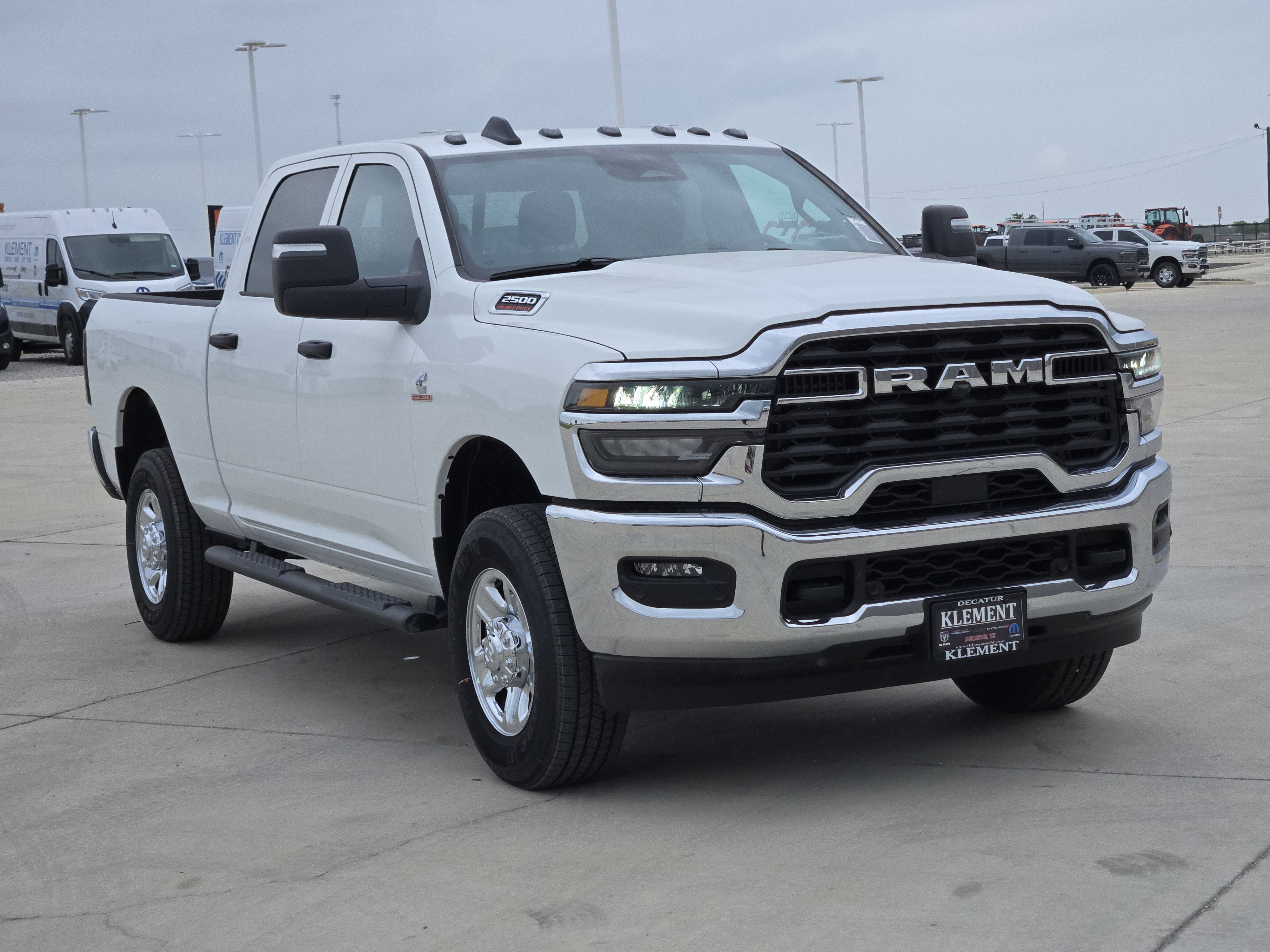 New 2026 Bright White Clear-Coat Exterior Paint RAM Tradesman image 3