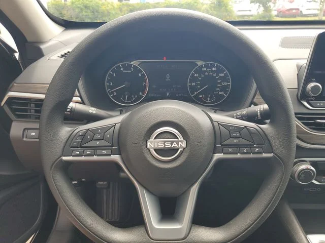 2025 Nissan Altima SV - Photo 16