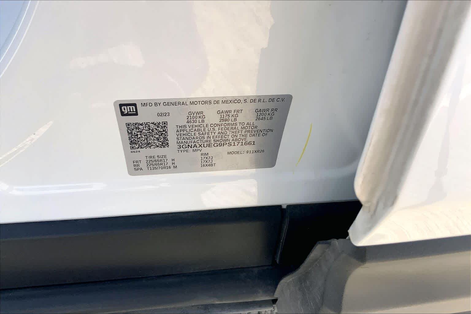 Used 2023 Summit White Chevrolet LT image 31