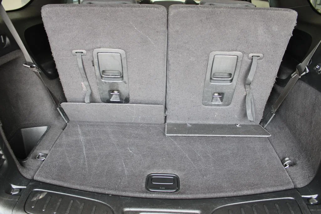 Used 2019 Billet Clearcoat Dodge SXT image 16
