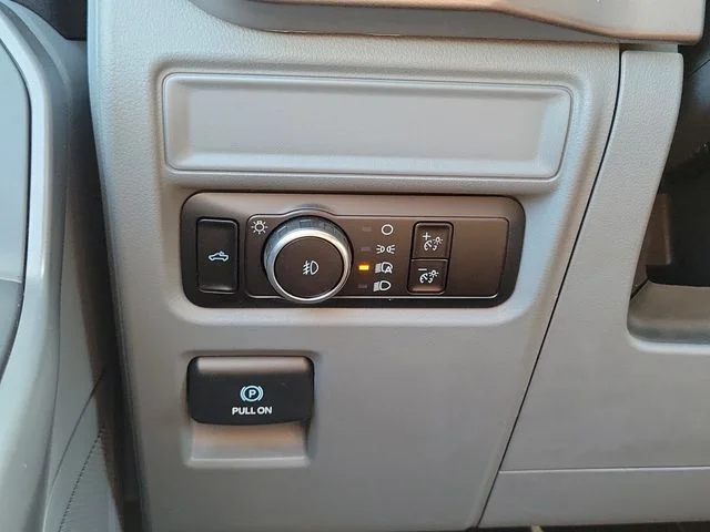 New 2026 Carbonized Gray Metallic Ford XLT image 29