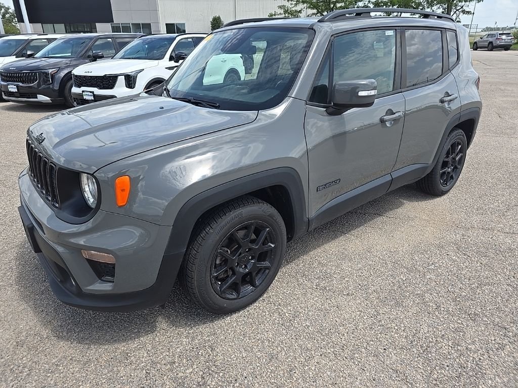 Used 2019 Gray Jeep Latitude image 4