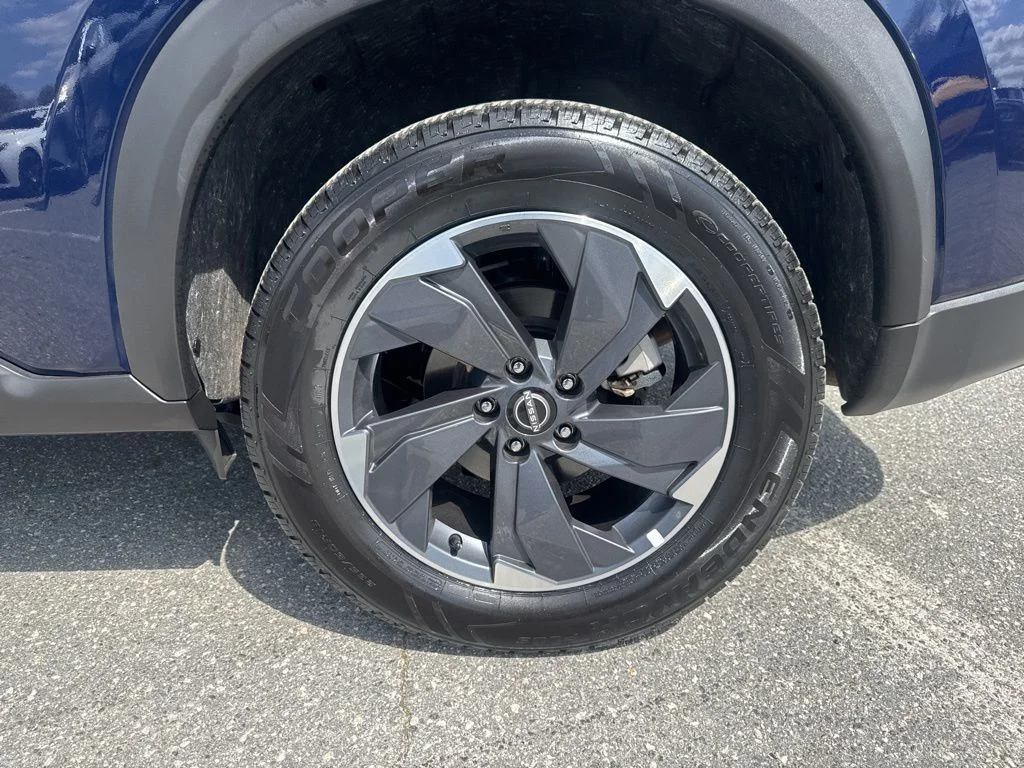 Used 2025 Blue Nissan SV image 28