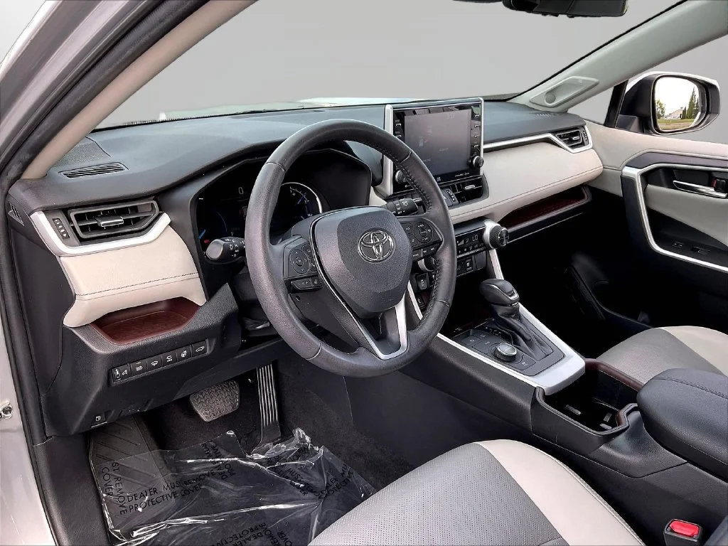 Used 2022 Silver Sky Metallic Toyota Limited image 21