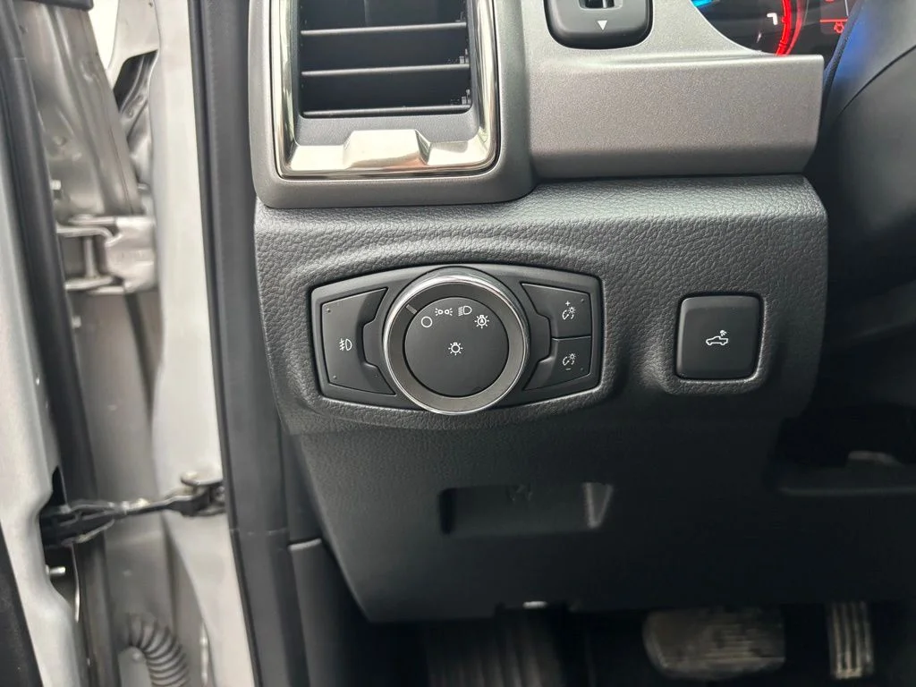 Used 2019 Silver Ford XLT image 25