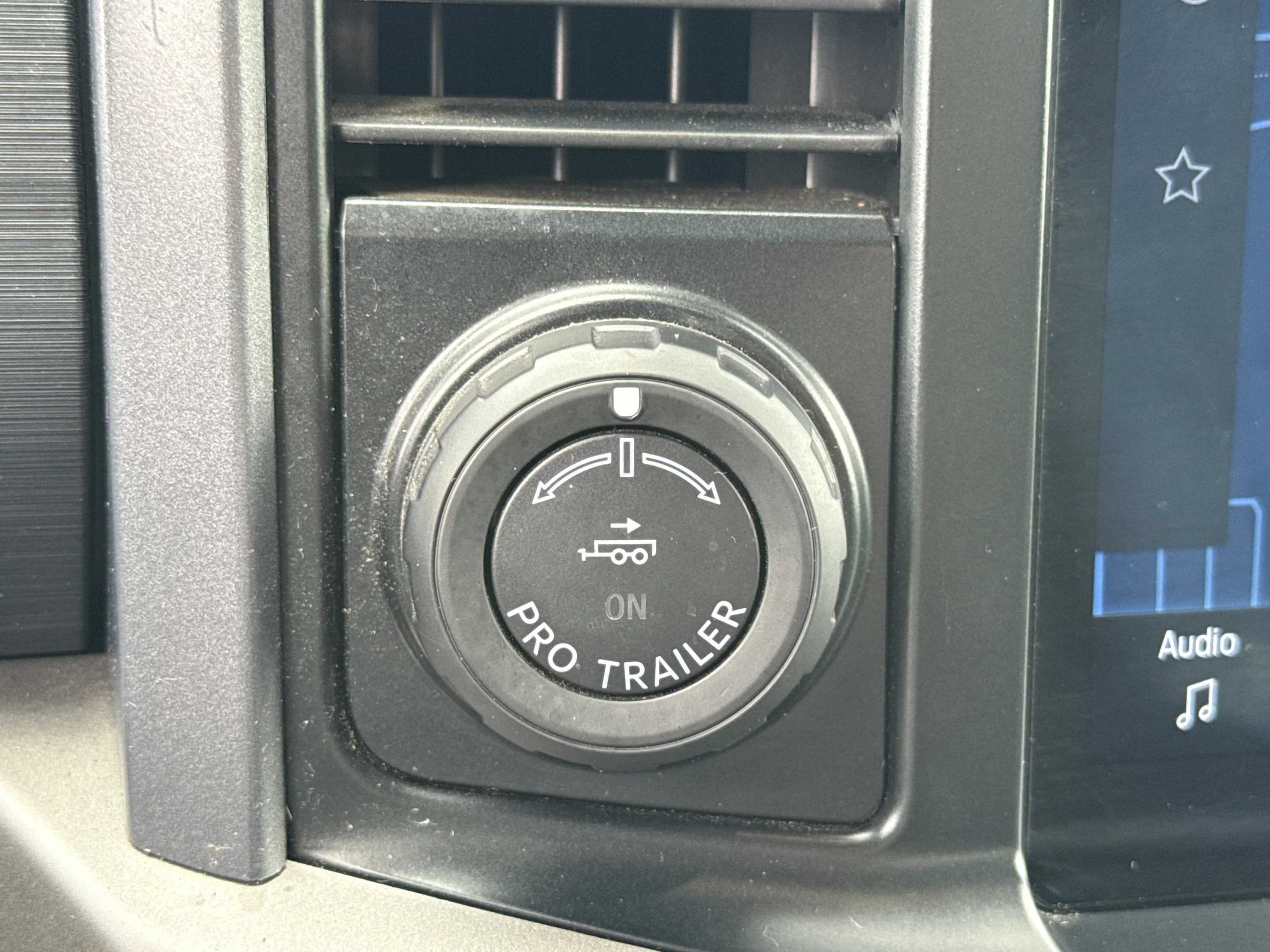 Used 2024 Atlas Blue Metallic Ford XLT image 36