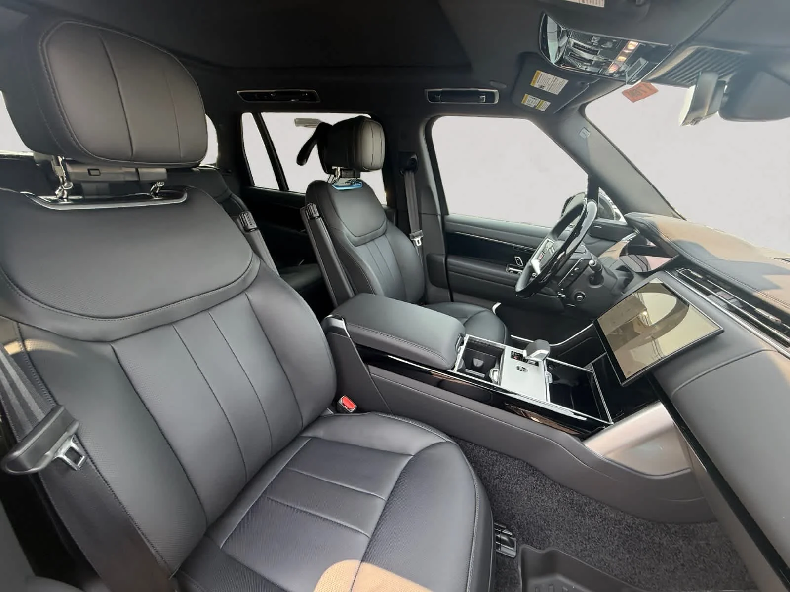 New 2026 Santorini Black Land Rover SE image 15