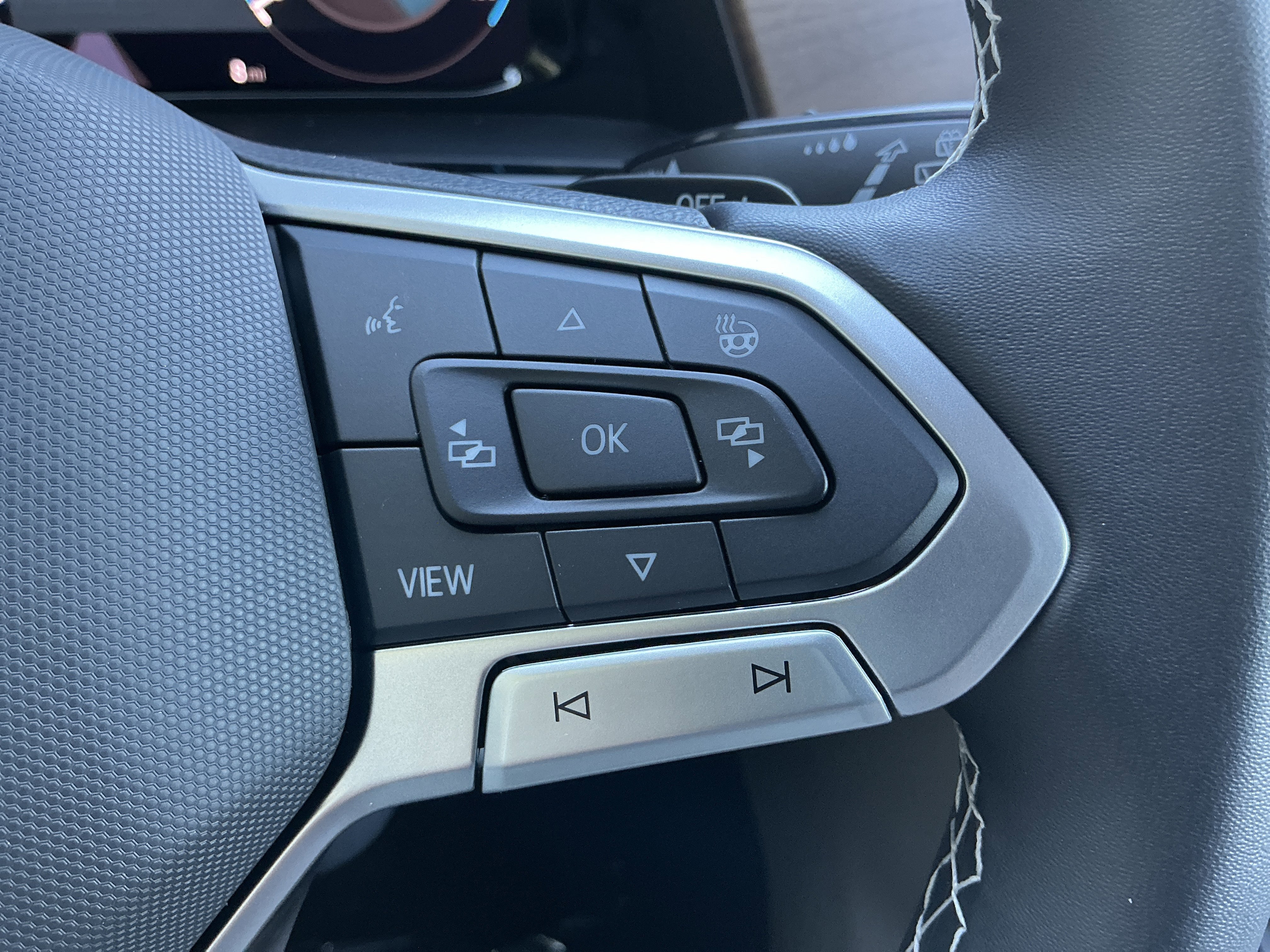 New 2026 Opal White Pearl Volkswagen 2.0T SE image 16