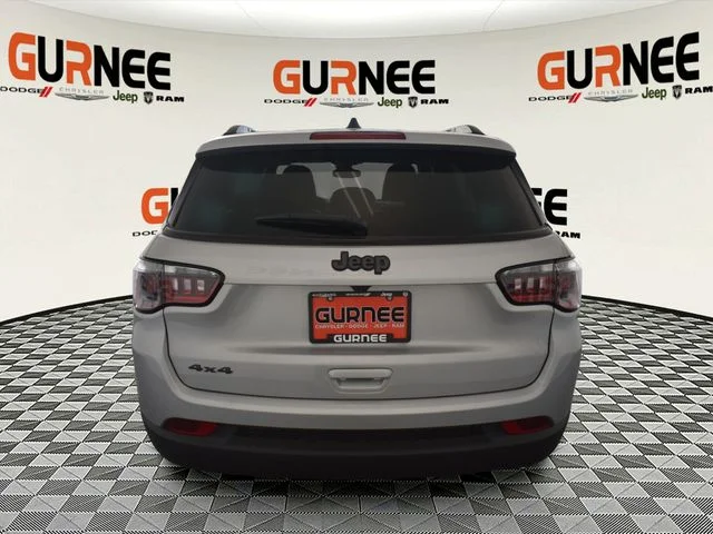 New 2026 Silver Zynith Metallic Clear-Coat Exterior Paint Jeep Latitude image 3