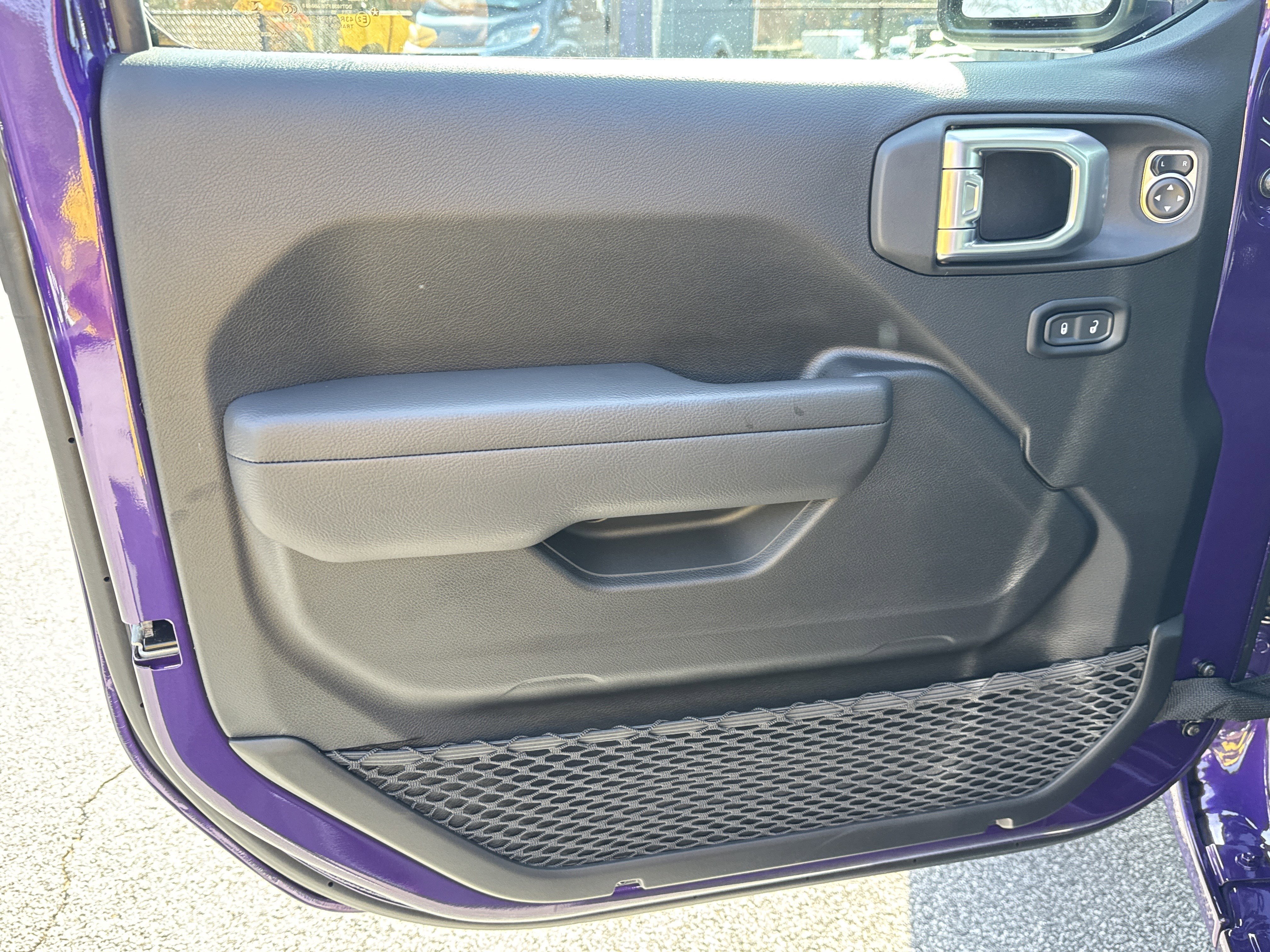 New 2026 Reign Exterior Paint Jeep Sport S image 17