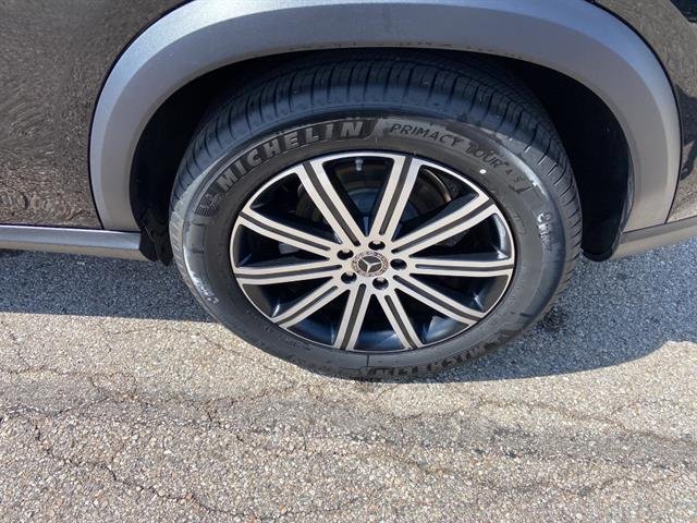 Certified Used 2026 Obsidian Black Metallic Mercedes-Benz GLE 350 4MATIC® image 8