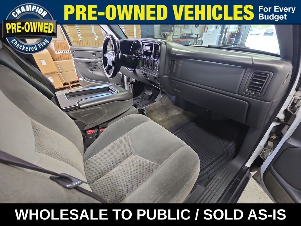 Used 2004 Summit White Chevrolet LS image 30