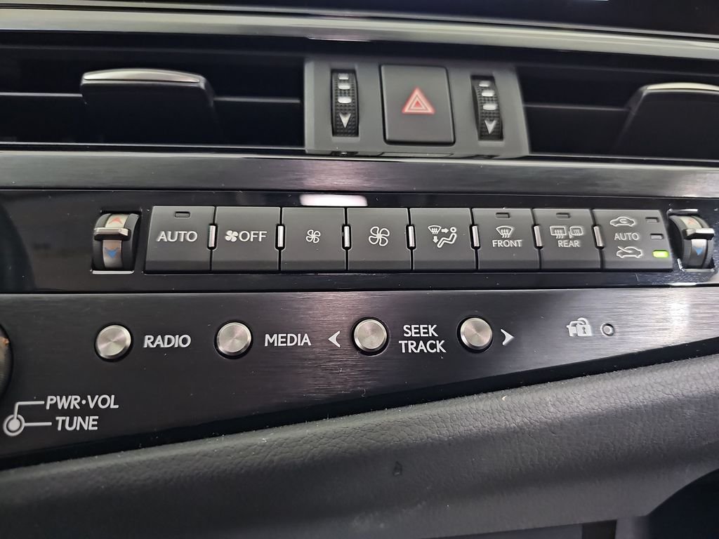 Used 2025 White Lexus 350 image 22