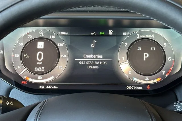 New 2026 Santorini Black Land Rover Dynamic SE image 24