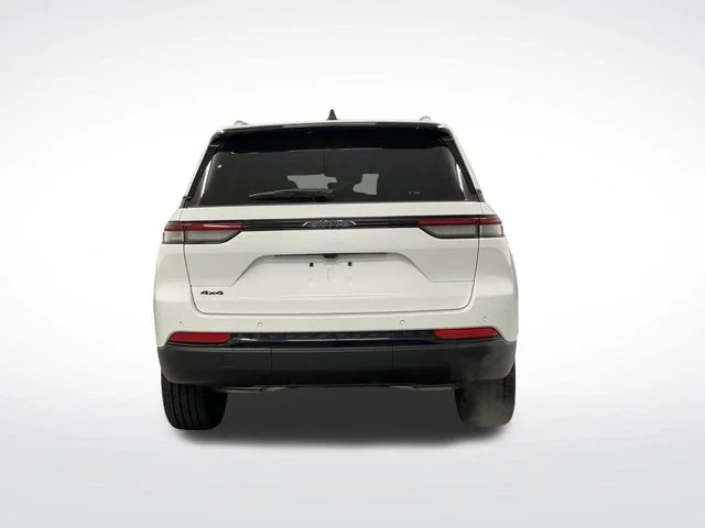 New 2025 Bright White Clear-Coat Exterior Paint Jeep Altitude X image 14