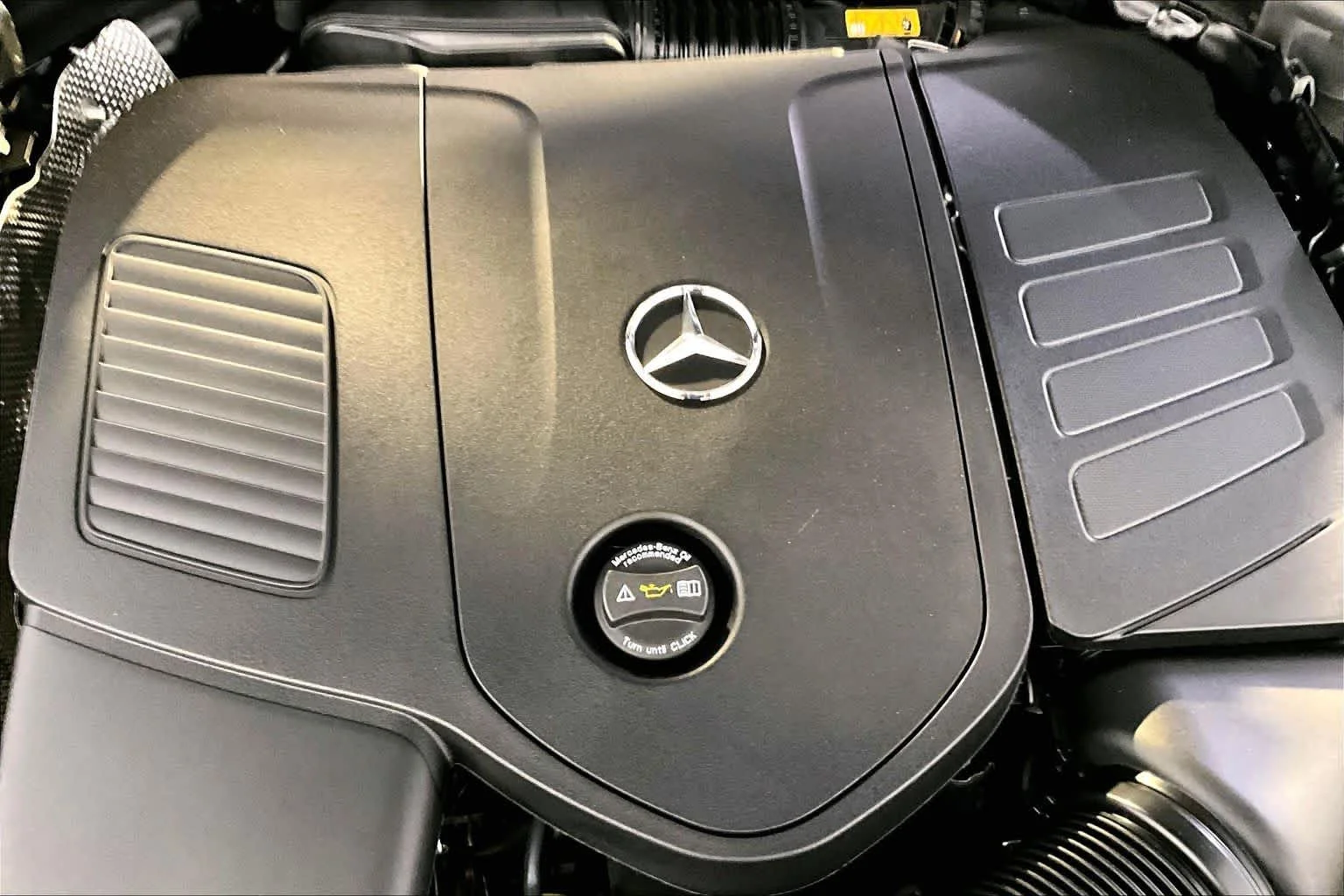 New 2026 Graphite Grey Metallic Mercedes-Benz GLC 300 image 15