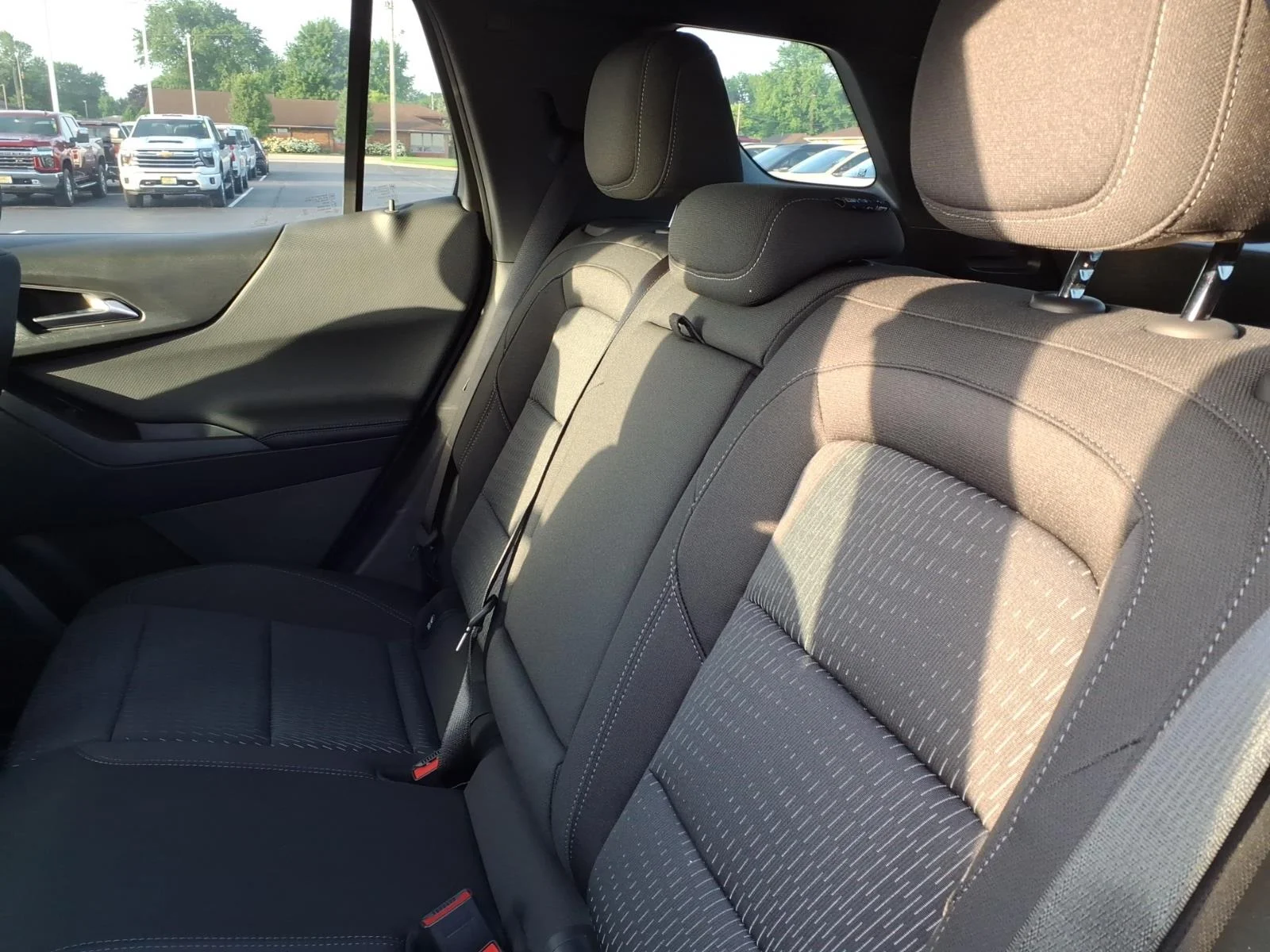 2027 Chevrolet Equinox LT - Photo 8