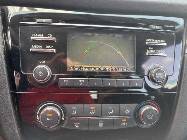 Used 2014 Orange Nissan S image 11