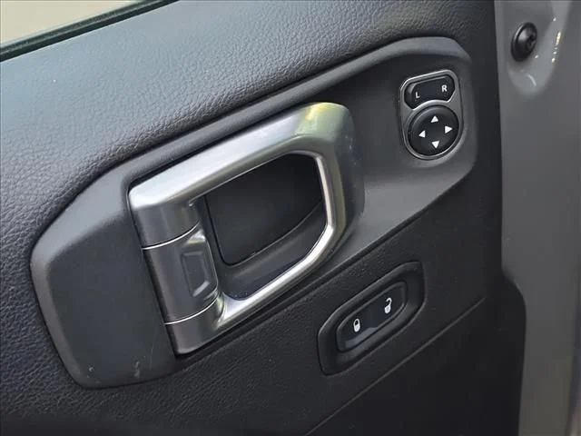 Used 2023 Gray Jeep Overland image 8