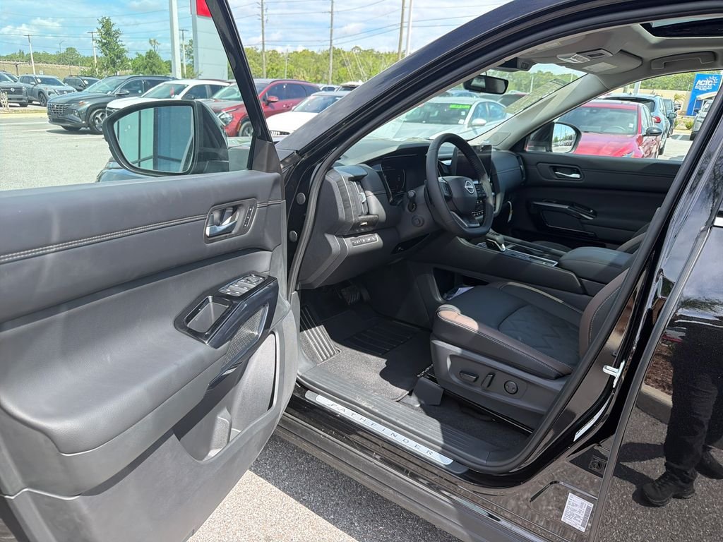 New 2026 Nissan Pathfinder Platinum 4D Sport Utility