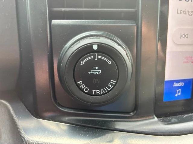 Used 2025 White Metallic Ford Platinum image 28
