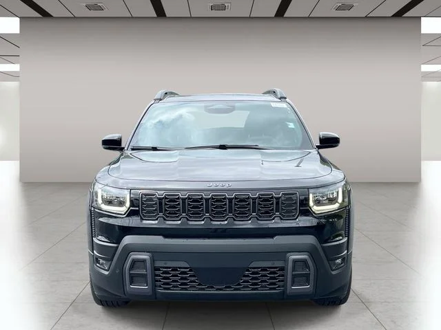 New 2026 Diamond Black Crystal Pearl-Coat Exterior Paint Jeep Overland image 8