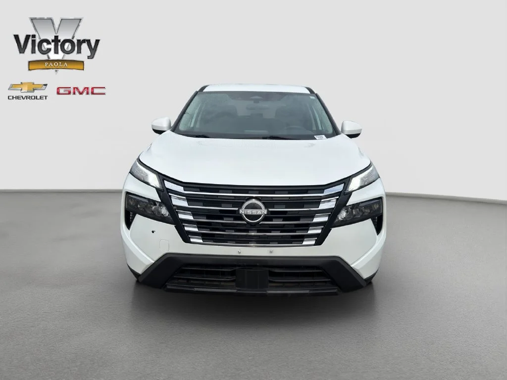 Used 2024 Nissan Rogue SV with VIN 5N1BT3BA3RC677042 for sale in Kansas City