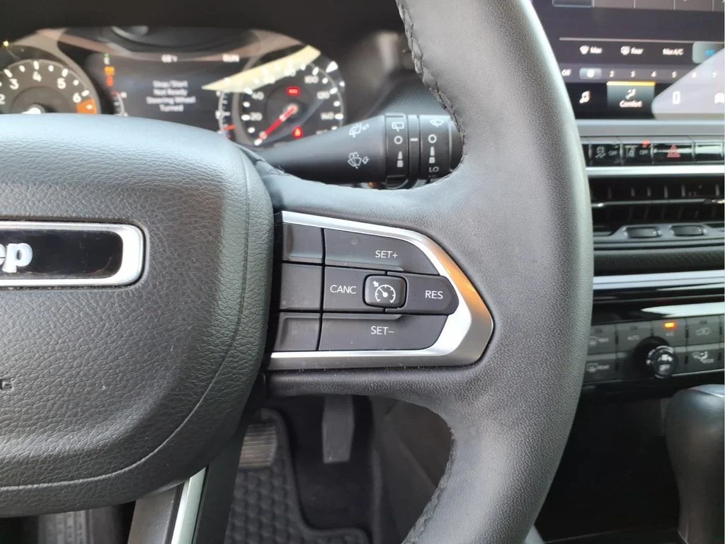 Used 2023 Gray Jeep Latitude image 22
