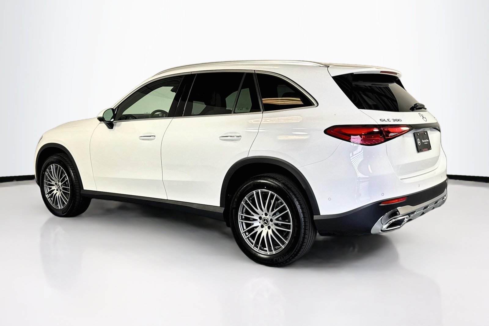 New 2026 Polar White Mercedes-Benz GLC 300 image 7