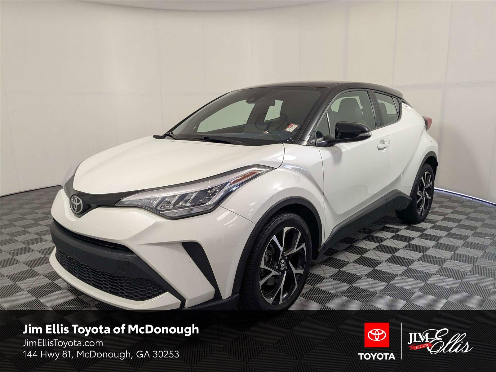 2020 Toyota C-HR XLE's photo