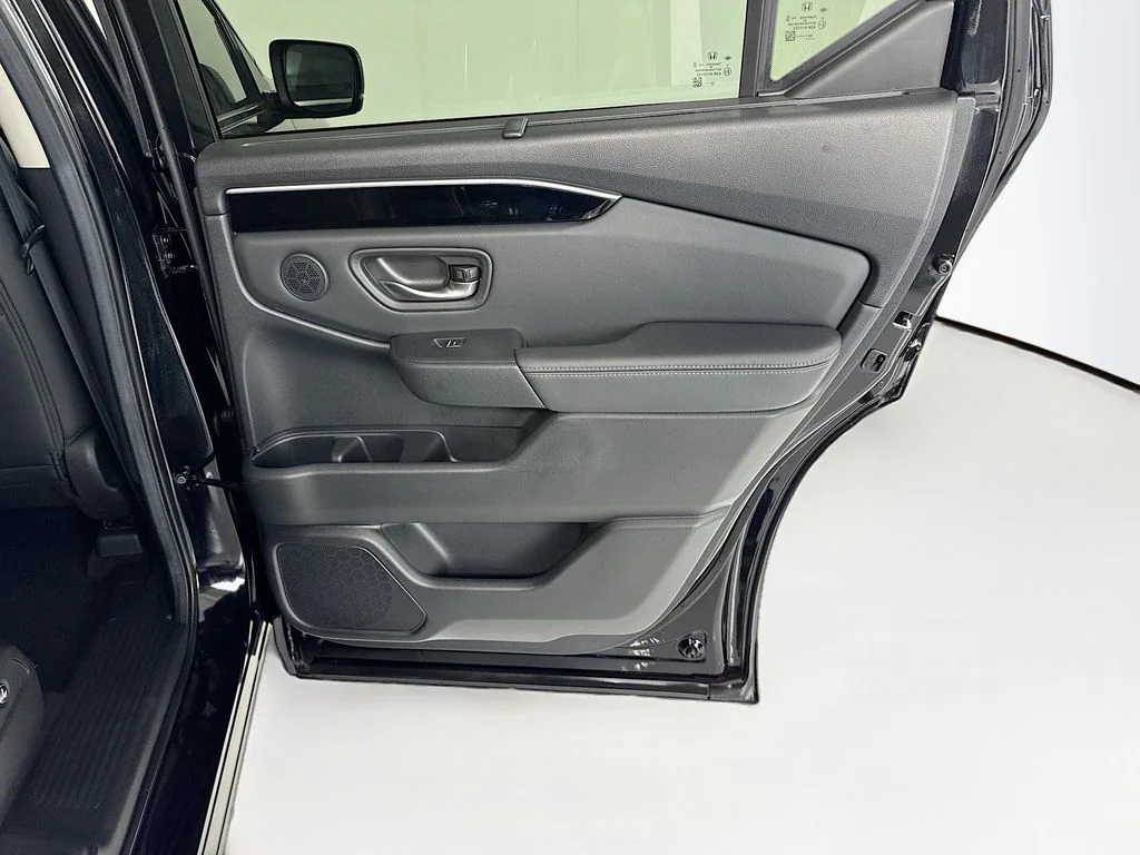 2025 Honda Pilot EX-L - Photo 28