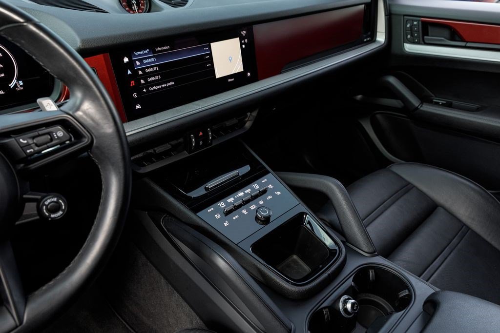Used 2024 Quartzite Grey Metallic Porsche  image 37