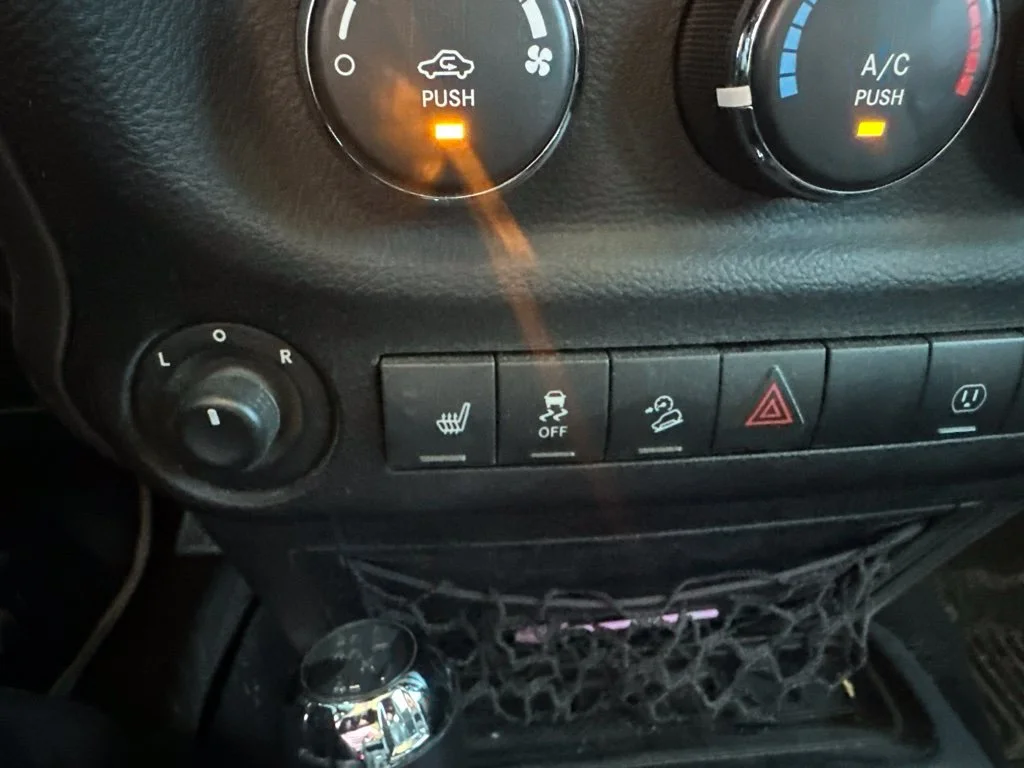 Used 2017 Black Jeep Unlimited Sahara image 15