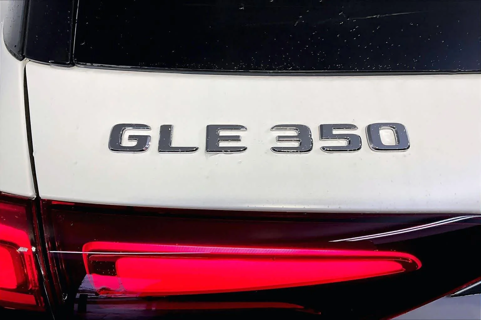 New 2026 MANUFAKTUR Moonlight White Magno Mercedes-Benz GLE 350 image 6