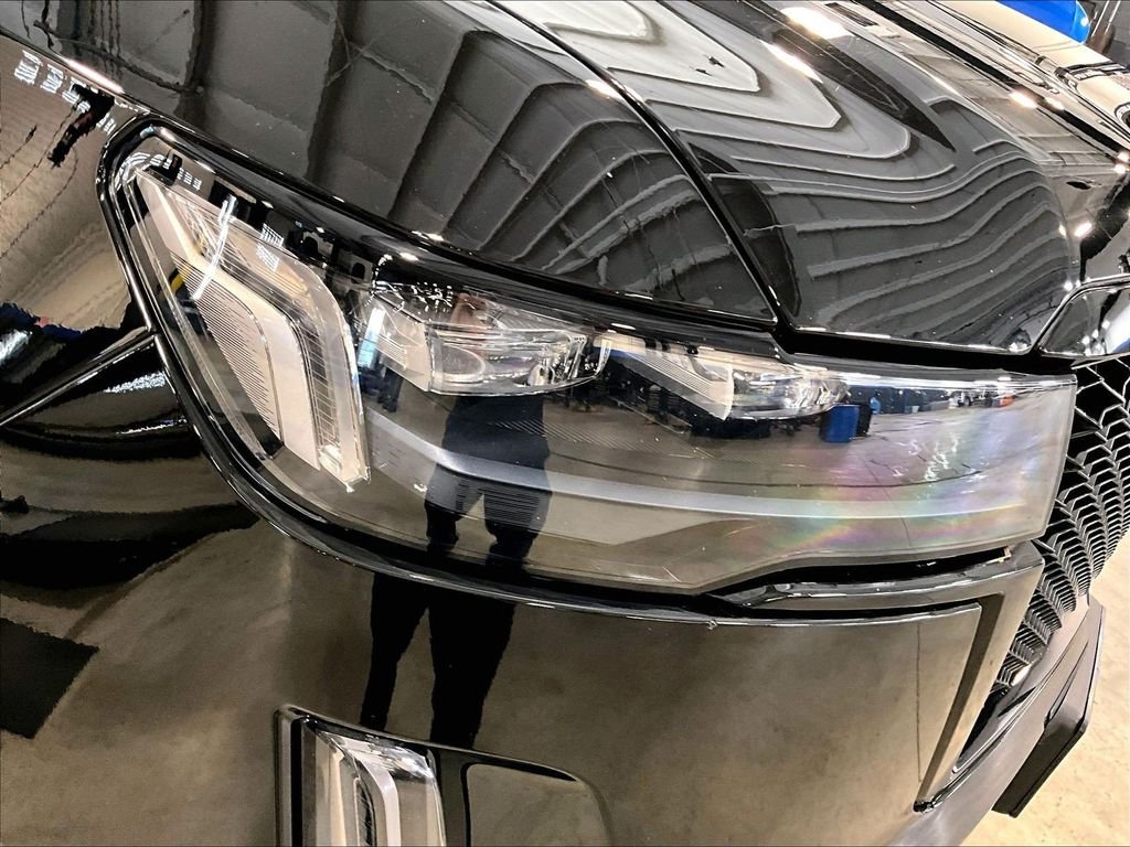 Used 2021 Black Cadillac Sport image 34