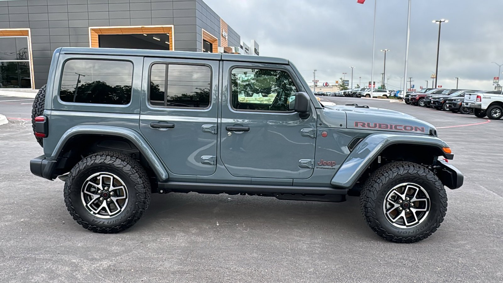 New 2026 Anvil Clear-Coat Exterior Paint Jeep Rubicon image 4