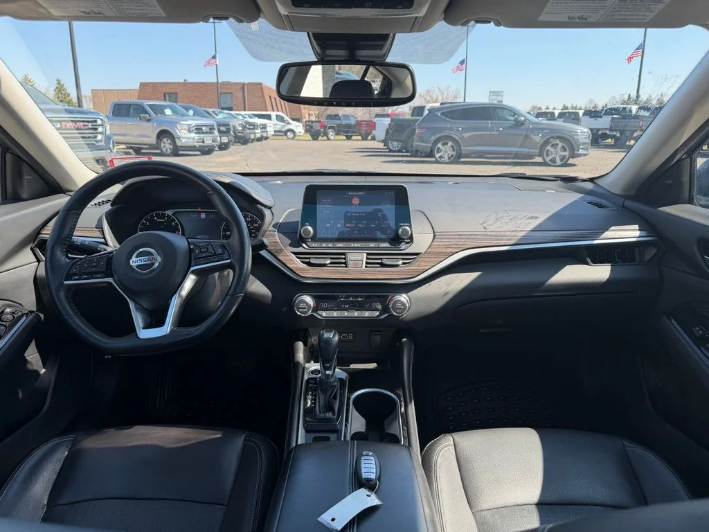 Used 2020 Blue Nissan 2.5 SL image 36