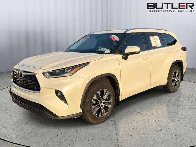 Certified Pre-Owned 2021 Toyota Highlander XLE