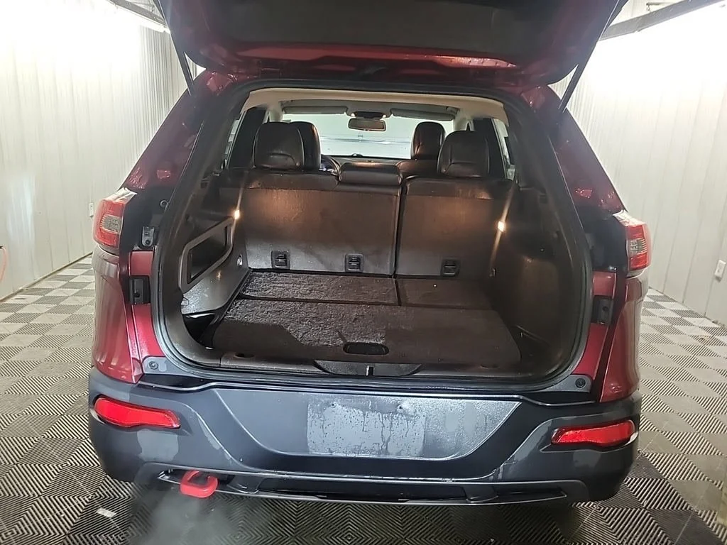 Used 2014 Red Jeep Trailhawk image 9