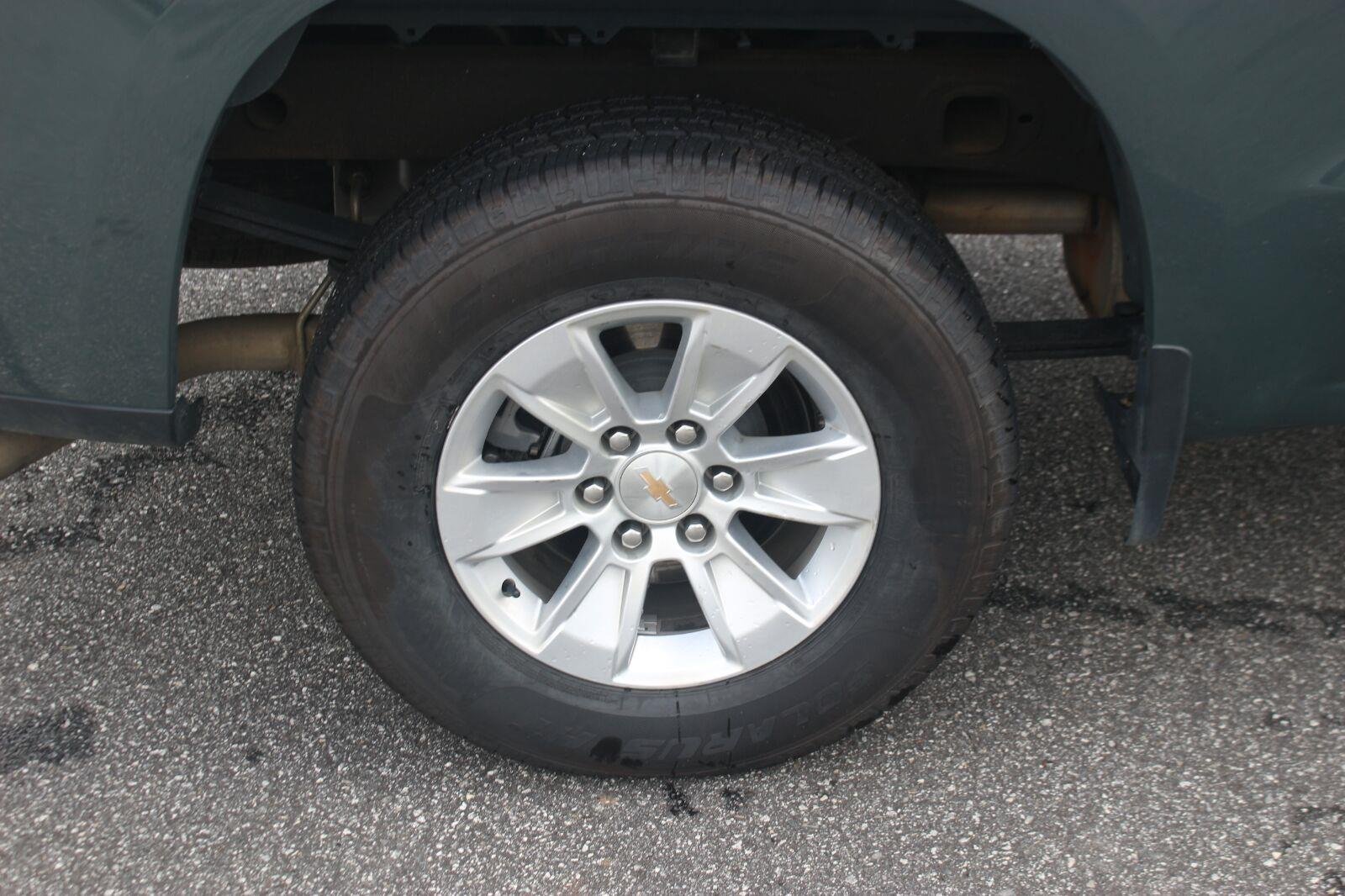 Used 2025 Cypress Gray Chevrolet LT image 38