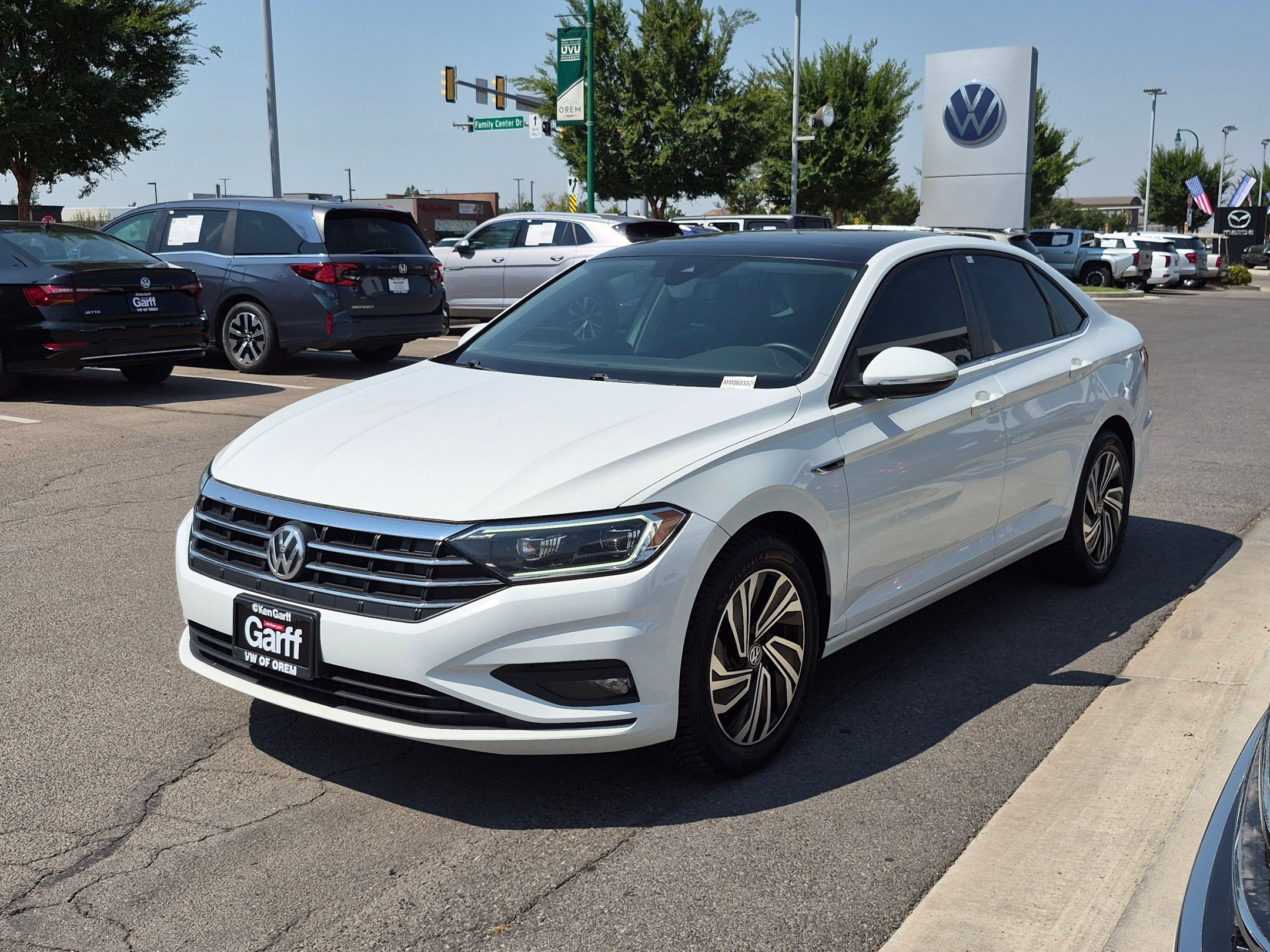 Used 2021 Pure White Volkswagen SEL Premium image 8