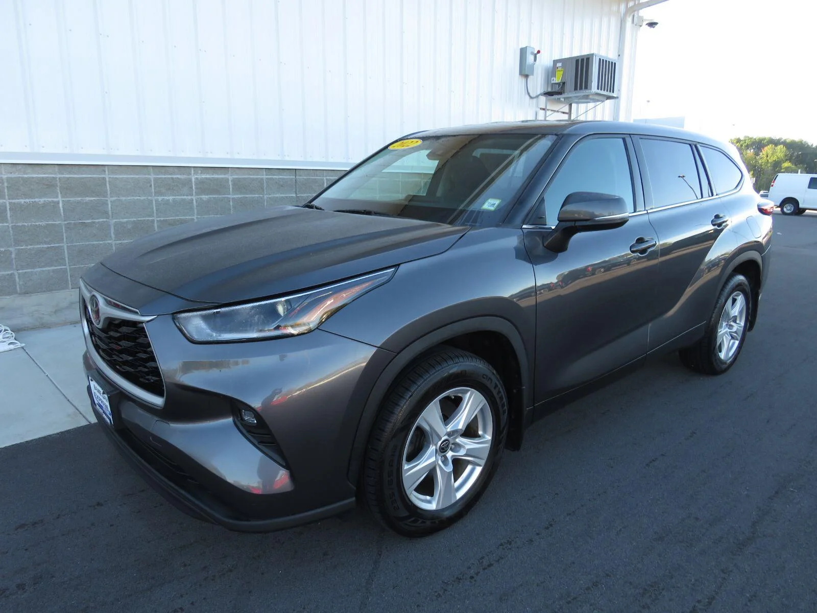Used 2021 Magnetic Gray Met Toyota L image 13
